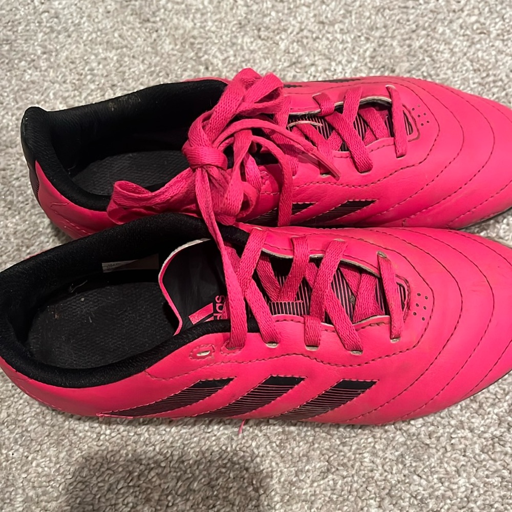 Girls Adidas soccer cleets